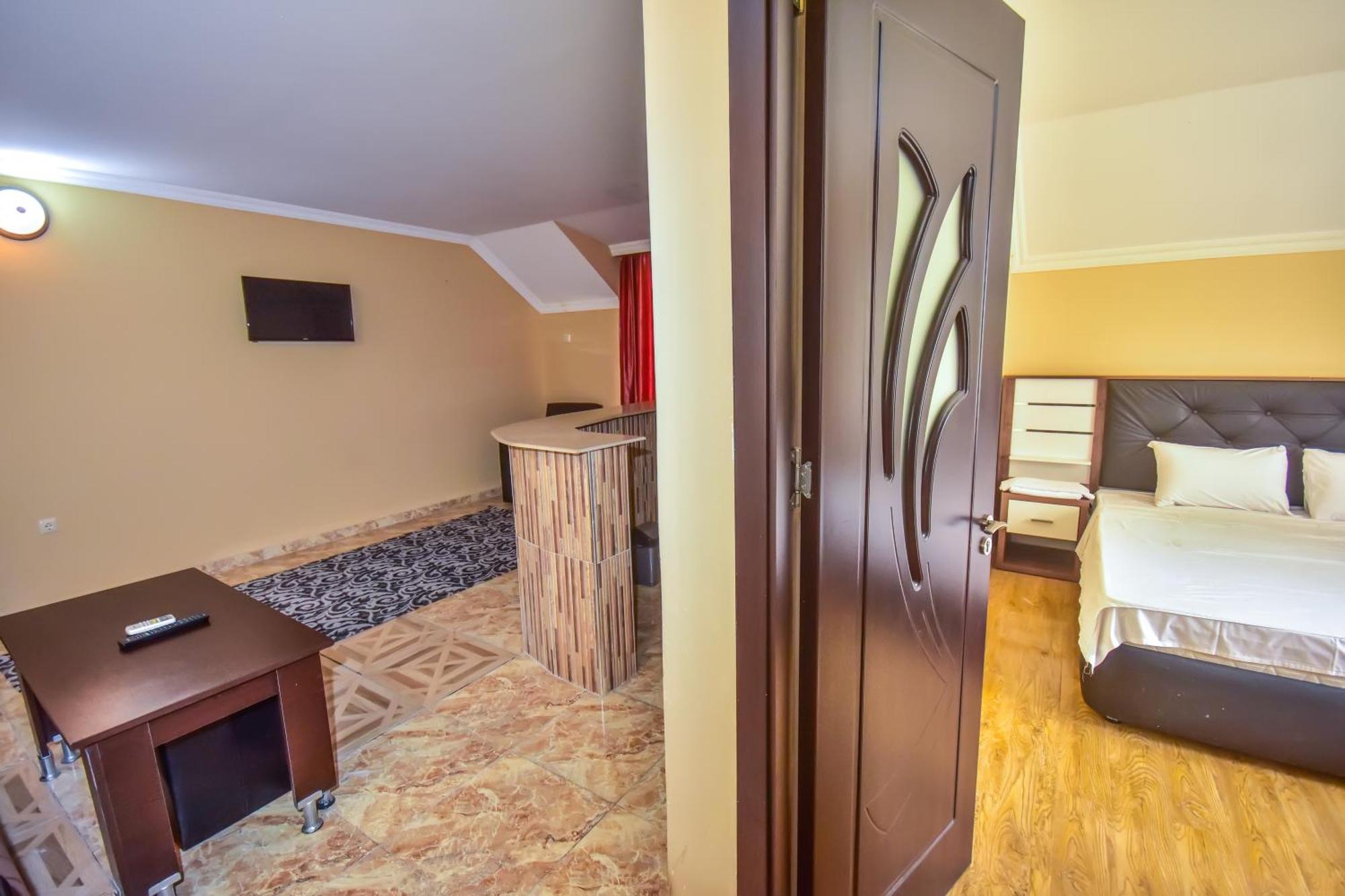 Family Apartments In Batumi Exterior photo